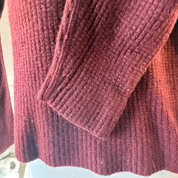 Polo Sport Waffle Knit Men’s Cashmere Sweater, L (slim), Maroon - Picture 8 of 10